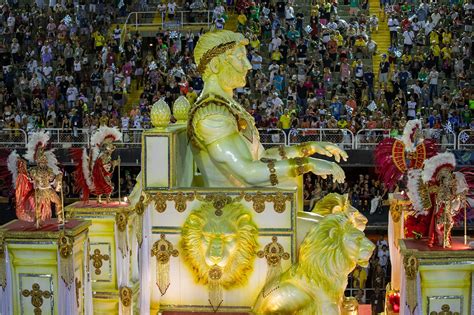  The Heartbeat of Rio: A Night of Samba, Secrets, and Hunky Hairdresser Henrique?